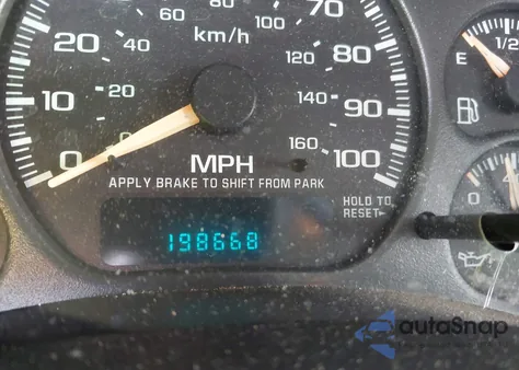 2001 Chevrolet Silverado 2500Hd Lt из США, поврежденный, VIN 1GCHK29UX1Z281395